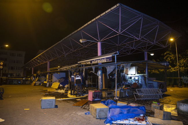 Bakırköy Kitapçılar Köprüsü'nde yangın