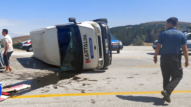 Tokat'ta minibüs devrildi: 5 yaralı