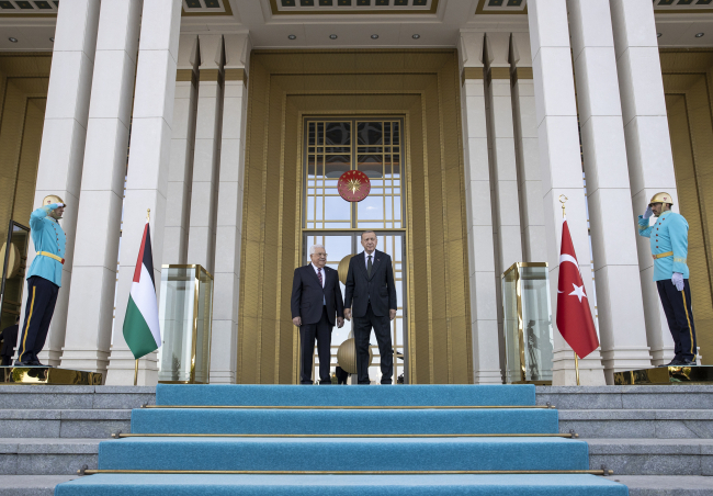 Cumhurbaşkanı Erdoğan Filistin Devlet Başkanı Abbas'ı resmi törenle karşıladı