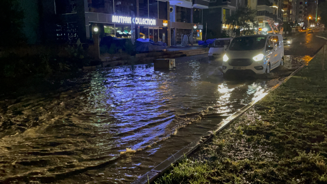 Samsun’da sağanak hayatı olumsuz etkiledi