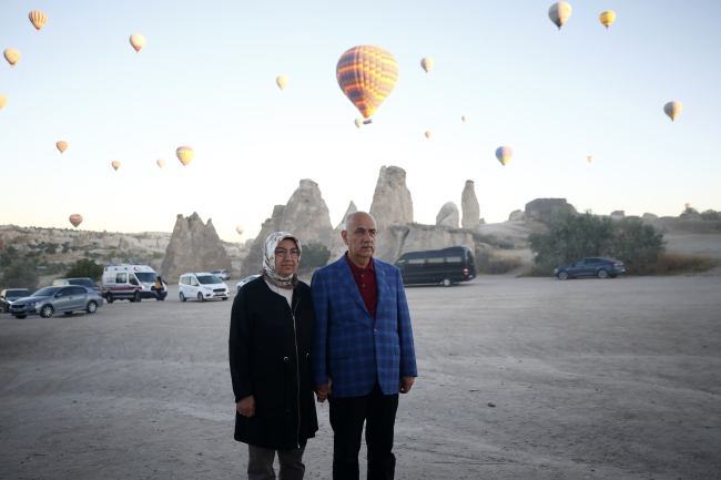 Bakan Kirişci Kapadokya'da yerli balonla uçtu