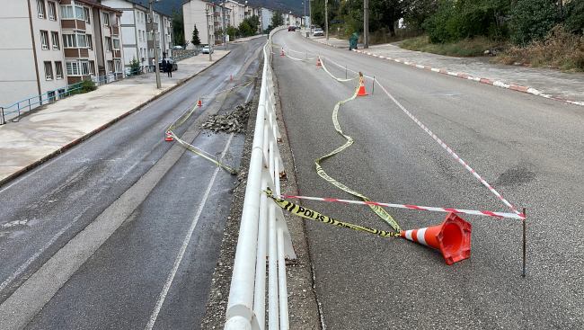 Karabük'te sağanak nedeniyle üst yolun duvarı çöktü