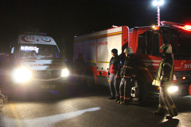 Manisa'da trafik kazası: 1 ölü, 3'ü çocuk 5 yaralı