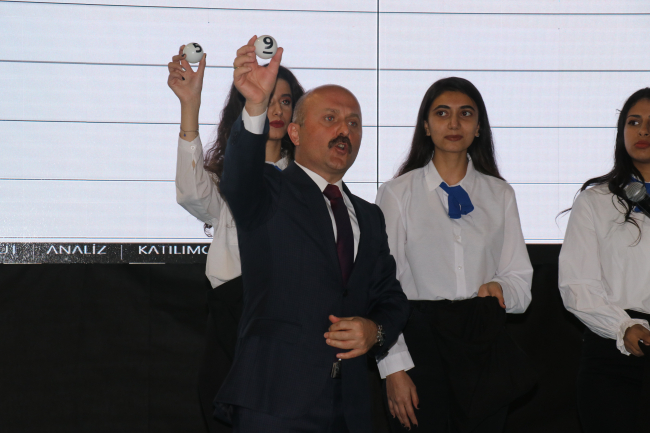 Ağrı'da "İlk Evim, İlk İş Yerim" projesi kapsamında kura töreni düzenlendi