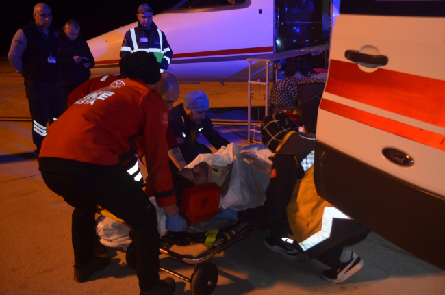 Ambulans uçak, tiyatrocu Sergen Deveci için havalandı