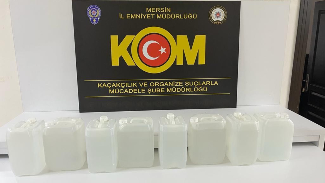 Mersin'de 1 milyon makaron ve 40 litre etil alkol ele geçirildi