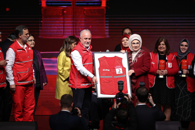 Emine Erdoğan: Ülkemiz dünyanın en cömert ülkesi olma onurunu taşıyor