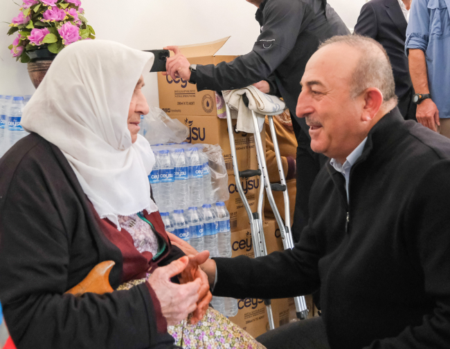 Bakan Çavuşoğlu Antalya'da inceleme yaptı: Çiftçimize gerekli desteği vereceğiz