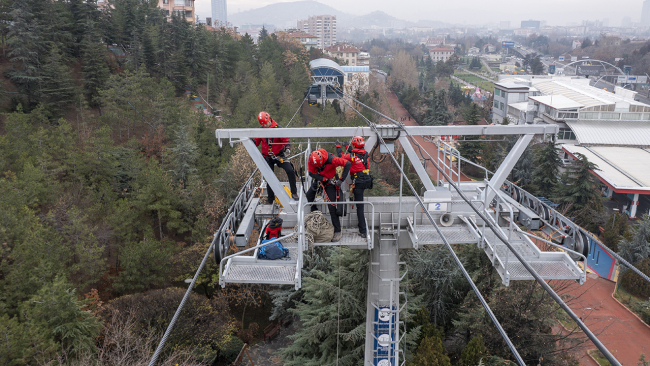 Jandarmadan teleferik hattında nefes kesen tatbikat