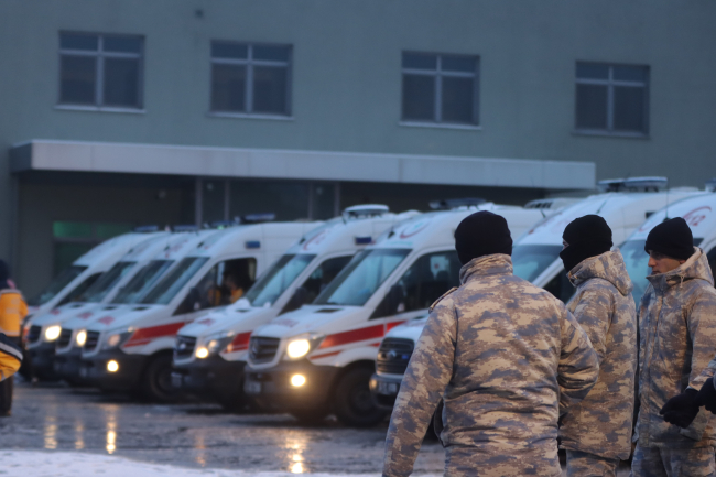 Depremde yaralanan 31 kişi TSK'nın kargo uçağıyla İstanbul'a getirildi