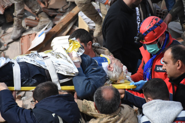 Malatya'da 5,6 büyüklüğünde deprem: 1 can kaybı, 110 yaralı, 32 kişi kurtarıldı