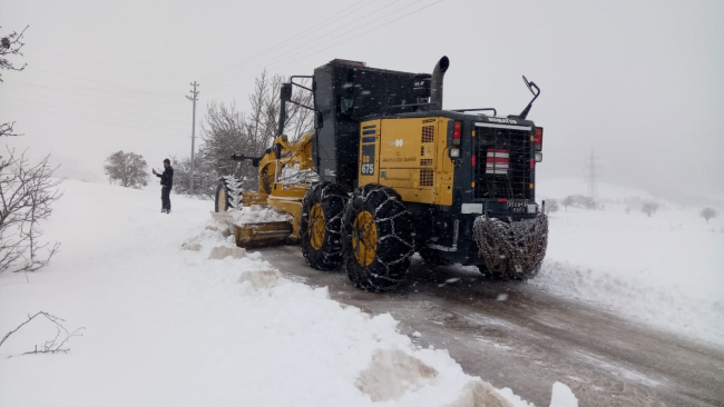 Kar nedeniyle 57 köy yolu ulaşıma kapandı