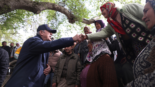 Bakan Akar: Fitne ve fesat yuvalarına fırsat vermeyeceğiz