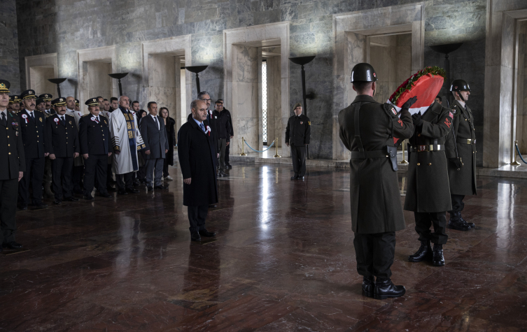 Emniyet teşkilatı Anıtkabir'i ziyaret etti