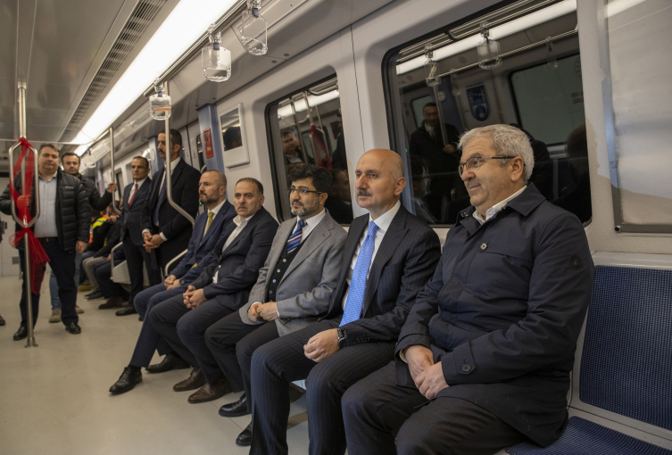 Bakan Karaismailoğlu AKM-Gar-Kızılay Metro Hattı'nı inceledi