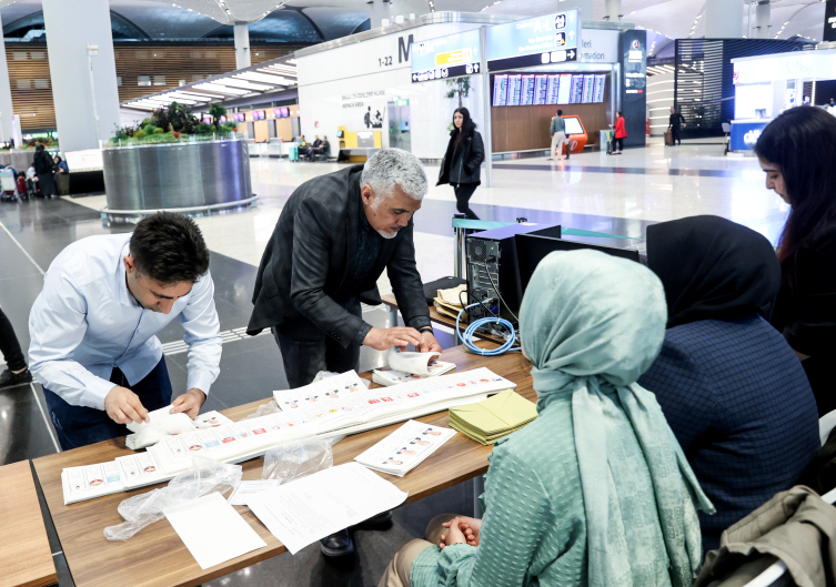 İstanbul Havalimanı'nda oy verme işlemi başladı