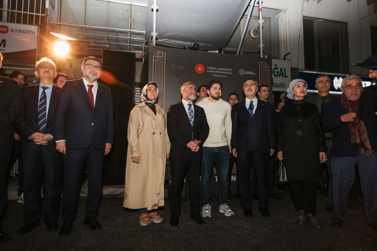 Bakan Nebati, İzmir İktisat Kongresi'nin yenilenen binasını ziyaret etti