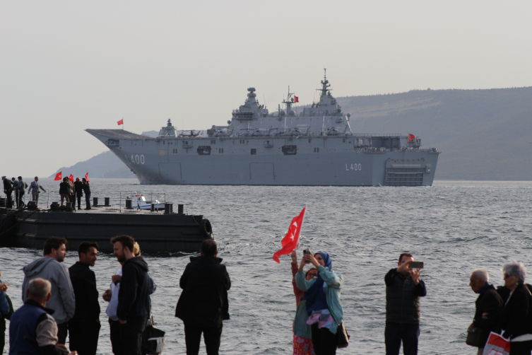 TCG Anadolu rotasını İzmir'e çevirdi