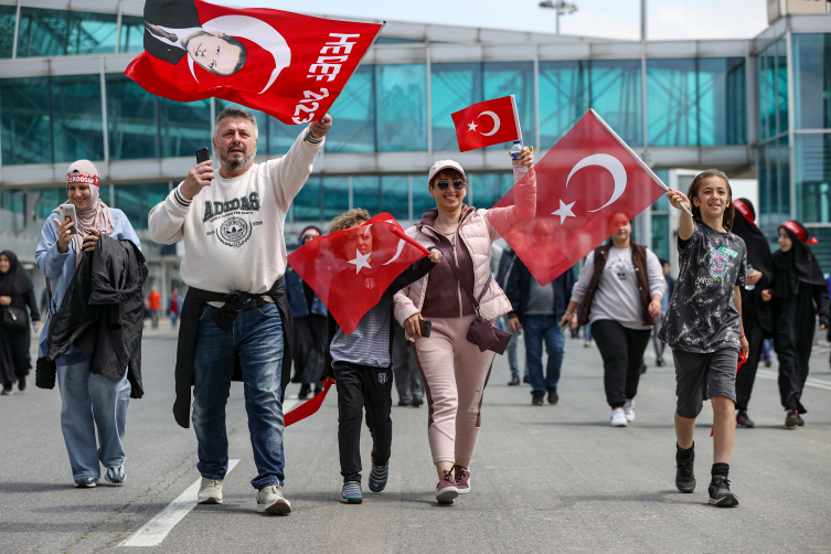 AK Parti'nin 'Büyük İstanbul Mitingi'ne yoğun ilgi