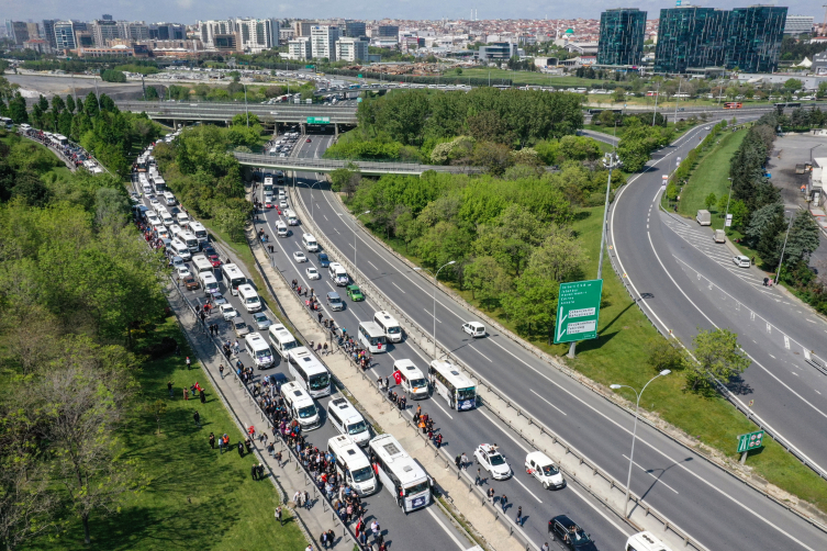 AK Parti'nin 'Büyük İstanbul Mitingi'ne yoğun ilgi