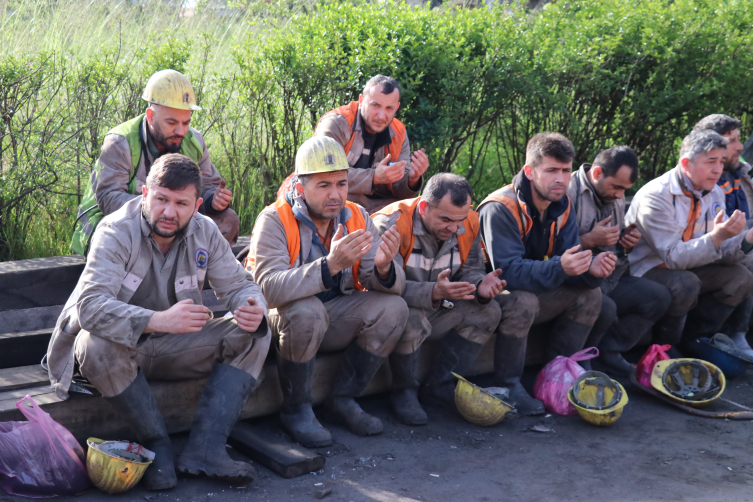 Zonguldak'taki grizu faciasının 13. yılında hayatını kaybedenler anıldı