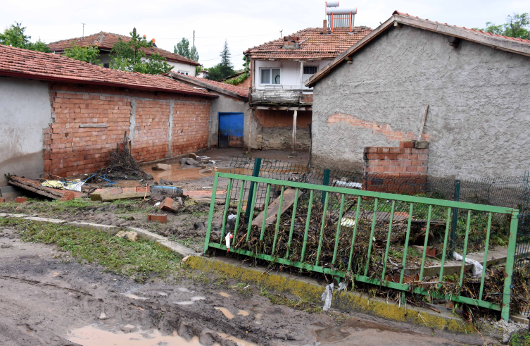 Kırıkkale'de sağanak: Dereler taştı, 21 küçükbaş telef oldu