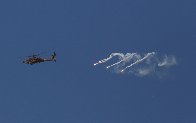 İsrail, Batı Şeria'da yıllar sonra ilk kez "Apache" helikopterle hava saldırısı düzenledi