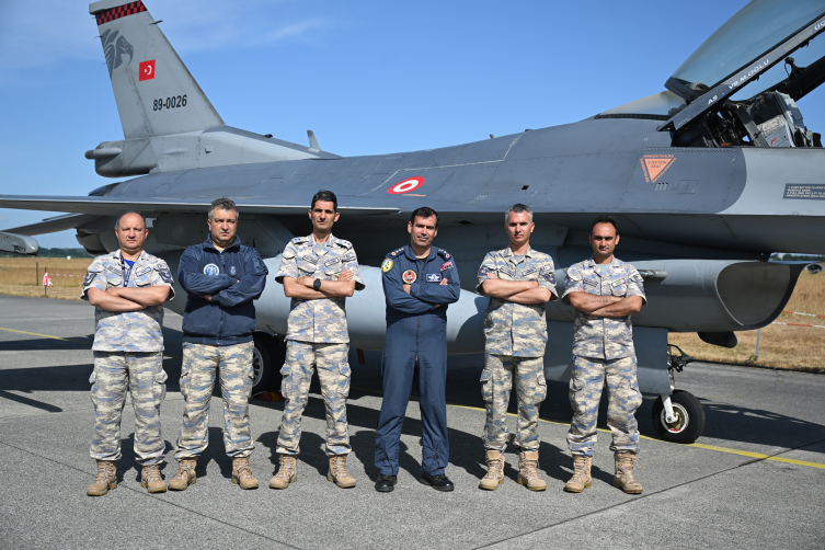 Air Defender'a katılan Türk pilotlar takdir topladı