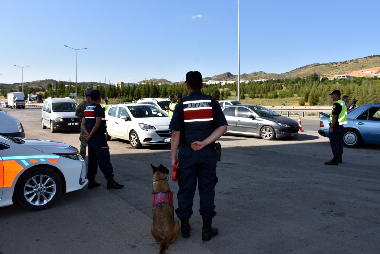 'Kilit kavşak' Kırıkkale'de Kurban Bayramı yoğunluğu