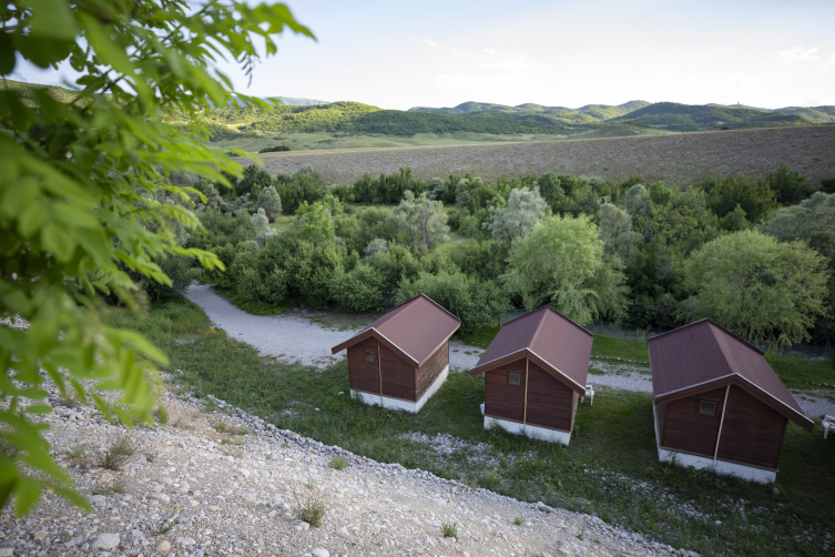 Turizmin hareketlendiği Tunceli Ovacık'ta bungalov evler yaygınlaşıyor