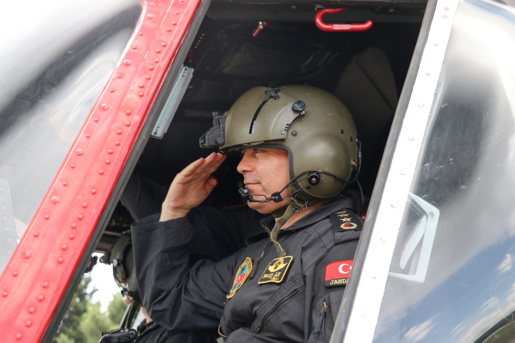 Bursa'da jandarma ekipleri helikopter destekli trafik denetimi yaptı