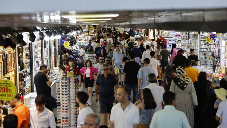 İstanbul'un tarihi ve turistik yerlerinde bayram yoğunluğu