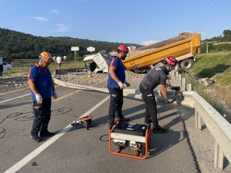 D-100 kara yolundaki kaza trafiği aksattı