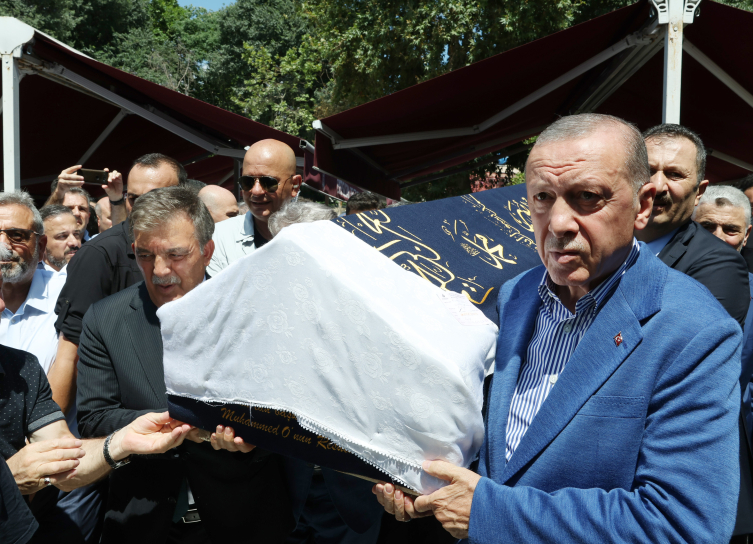 Cumhurbaşkanı Erdoğan, Hayati Yazıcı'nın annesinin cenazesine katıldı