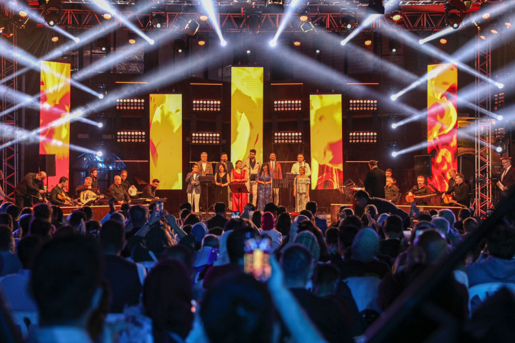 Van'da TRT sanatçıları konser verdi