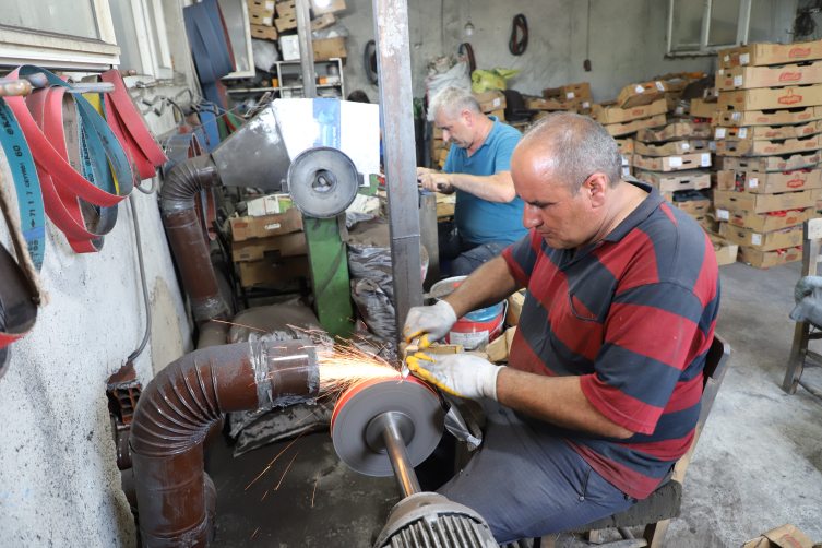 Denizli'de üniversiteli bıçakçılar yetişecek