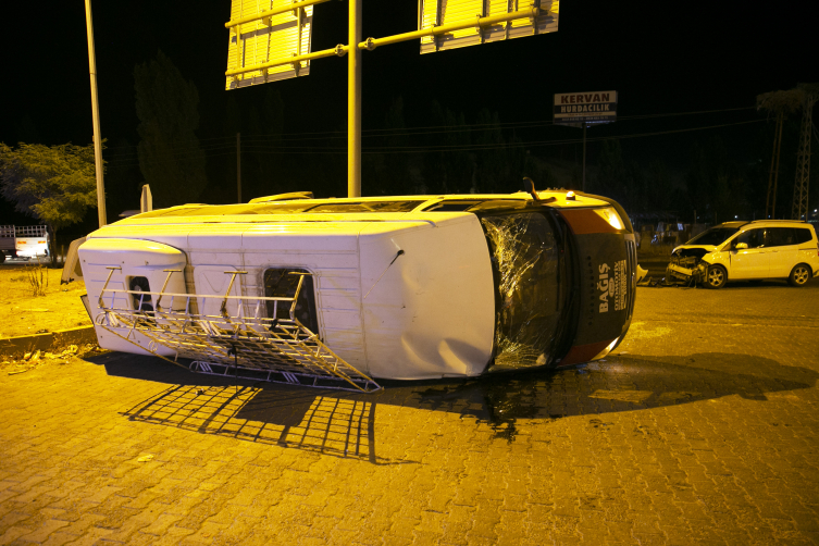 Bingöl'de trafik kazası: 7 yaralı