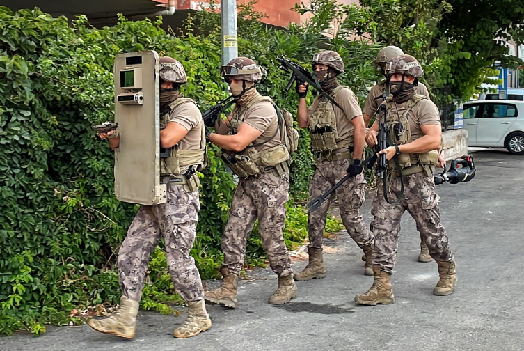 Mersin'de 11 PKK/KCK zanlısının yakalanması için operasyon başlatıldı