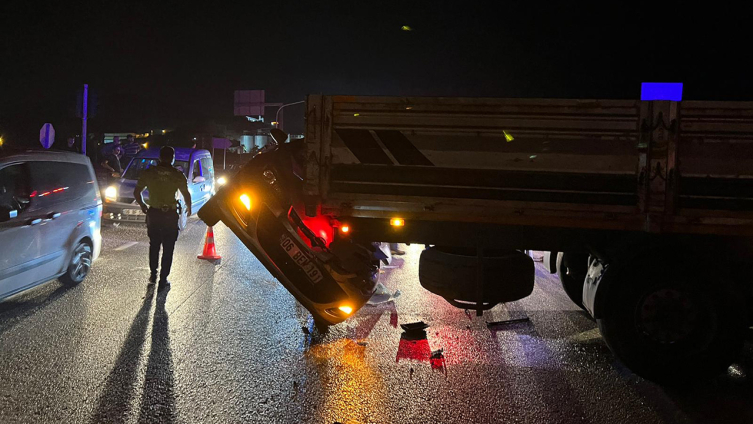 Kırıkkale'de tırla otomobil çarpıştı: 2 yaralı