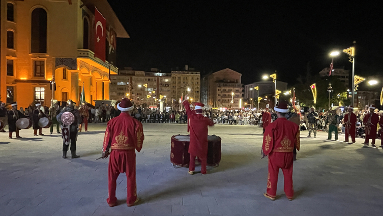 Jandarma Mehteran Birliği Kütahya'da konser verdi