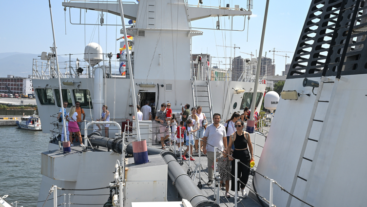 TCG Sancaktar, TCG Büyükada ve TCSG Umut İzmir'de ziyarete açıldı