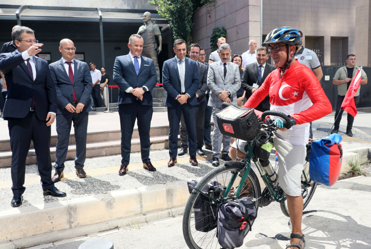 Kahraman polis Fethi Sekin anısına İzmir'den Elazığ'a pedal çevirecek