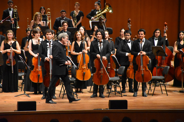 Türkiye Gençlik Filarmoni Orkestrası, Roma'da verdiği konserle beğeni topladı