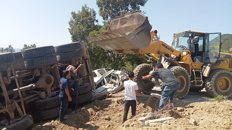 Kahramanmaraş'ta feci kaza: 4 ölü, 25 yaralı