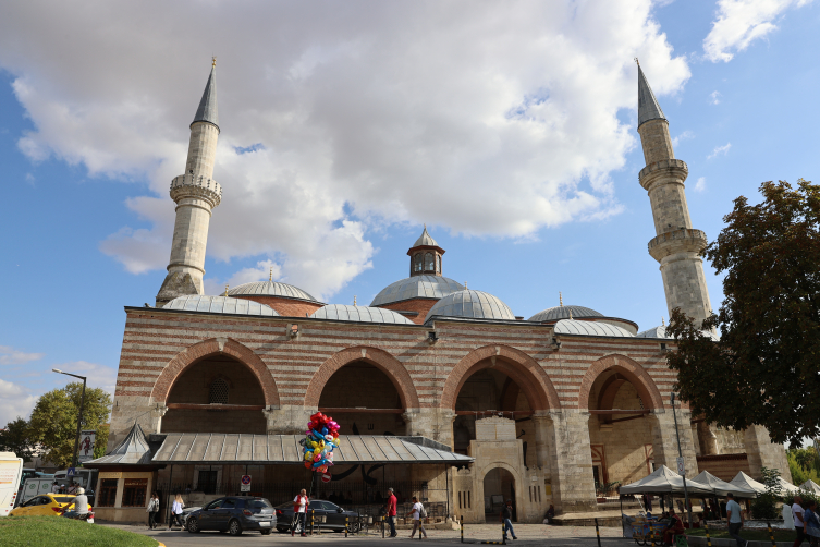 Edirne'de cami minaresindeki paratonerin bakır borusu çalındı