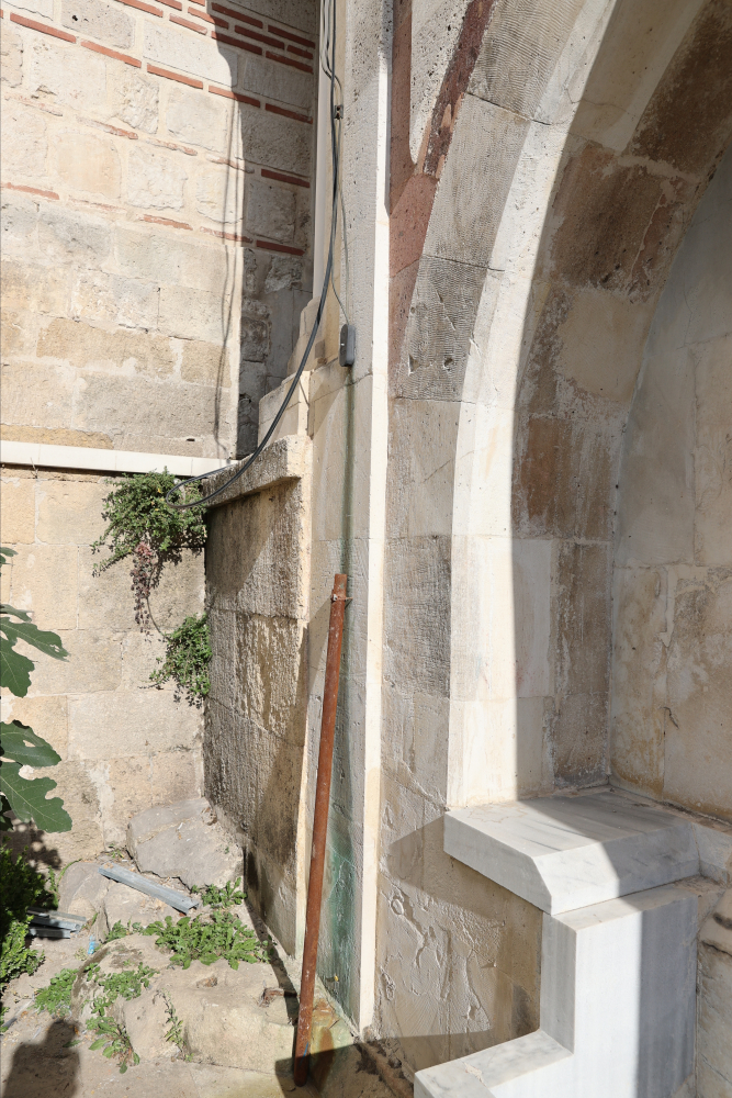 Edirne'de cami minaresindeki paratonerin bakır borusu çalındı