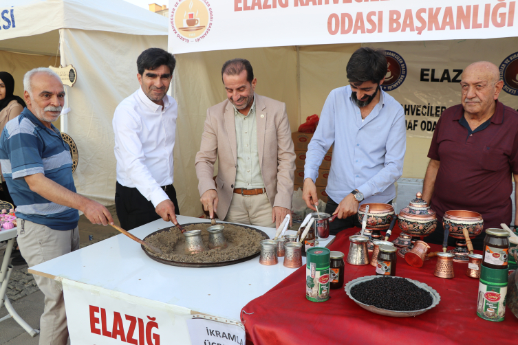Elazığ'da "5. Geleneksel Salçalı Köfte ve Gastronomi Festivali" başladı