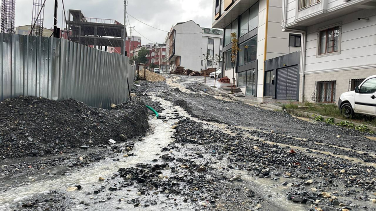 İstanbul'un sağanak etkisini sürdürüyor