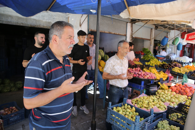 Mardin'de yüzlerce yıllık çarşılar her pazartesi dua ile açılıyor