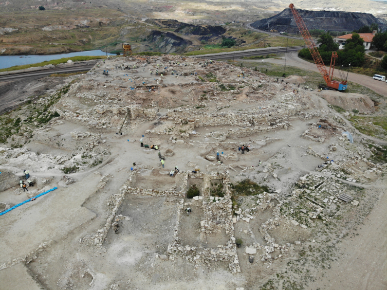 Arkeolojik kazılar binlerce yıllık kültürü bugüne taşıyor